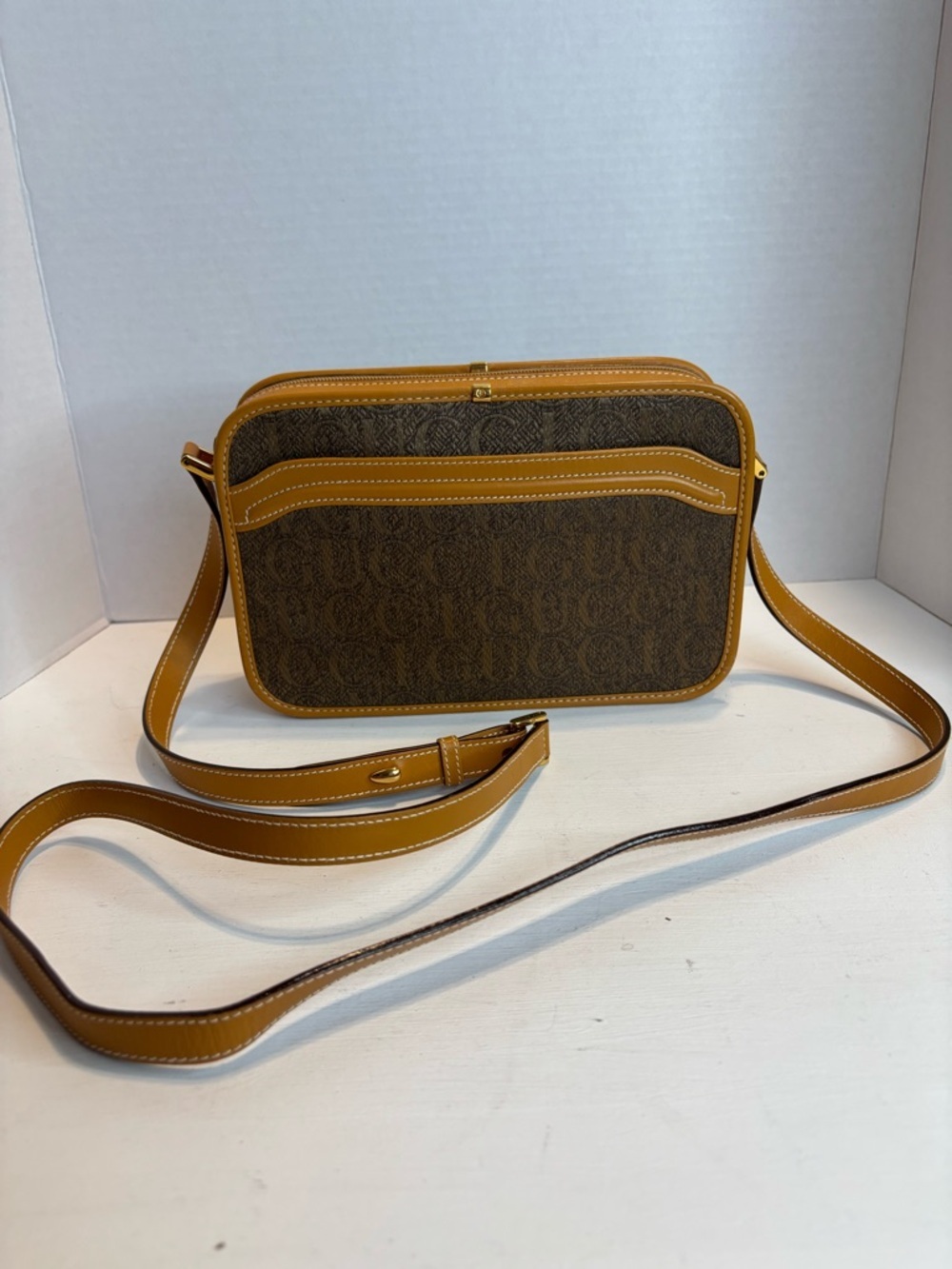 Vintage GUCCI Silk Jacquard Crossbody Messenger Bag Brown 007.084.0151